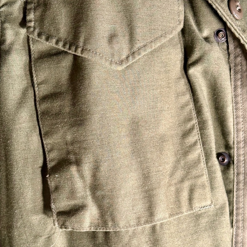 Love this jacket! Unfortunately it is too small for me. I am a 42R (size 38-40). - Picture 4 of 7
